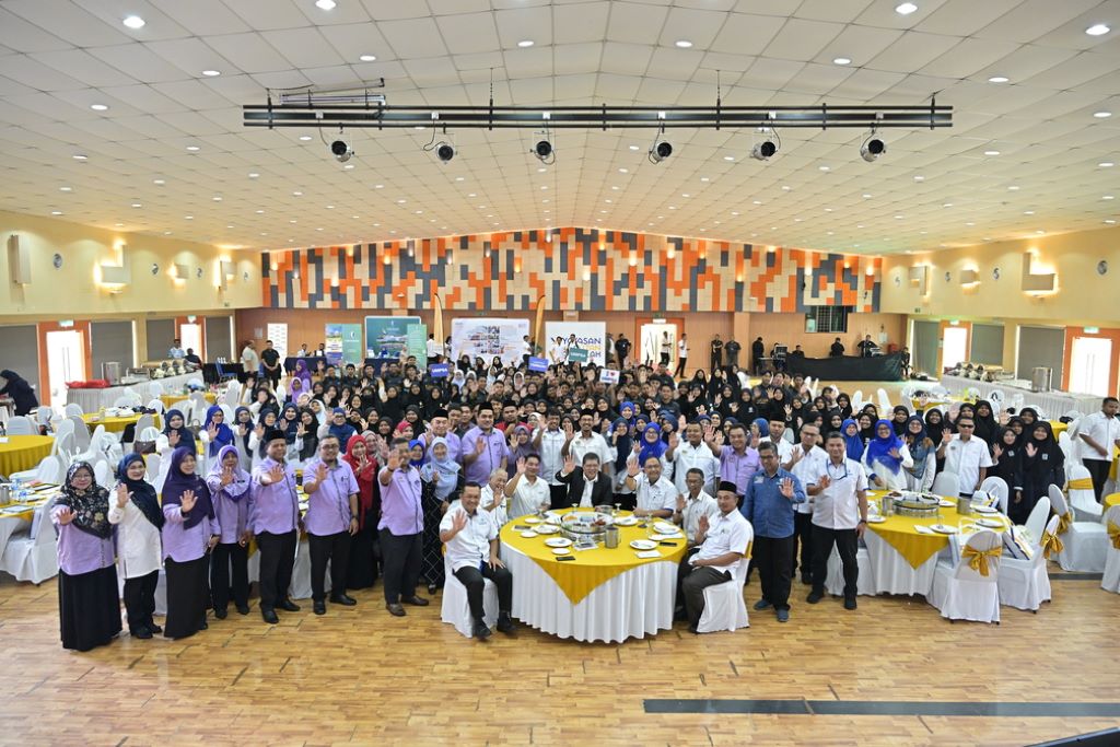 UMPSA and YASA launch Akademi Menara Gading 2.0 | UMPSA News